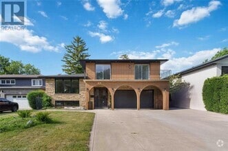Building Photo - 15 Leslie Dr