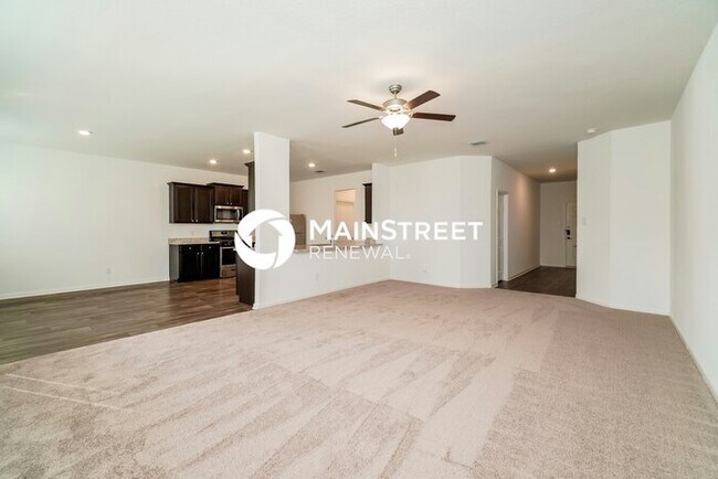 Foto del edificio - 4 Bedroom Pet-Friendly Home in New Braunfels, TX with Main Street Renewal