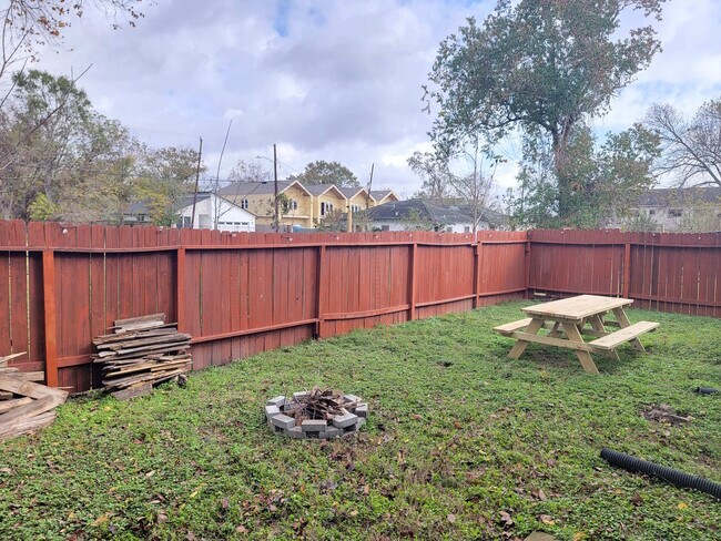 Foto del edificio - 3807 Lydia St