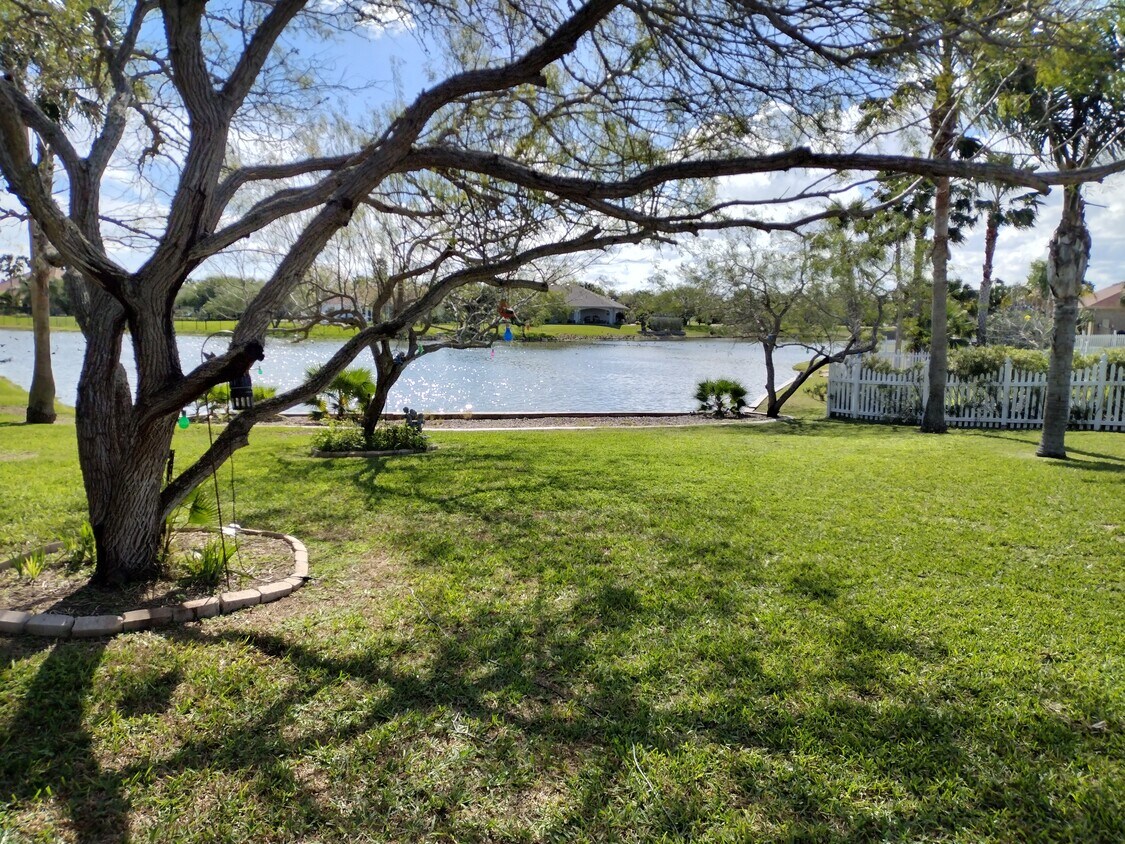 Primary Photo - 39 Laguna Madre Dr