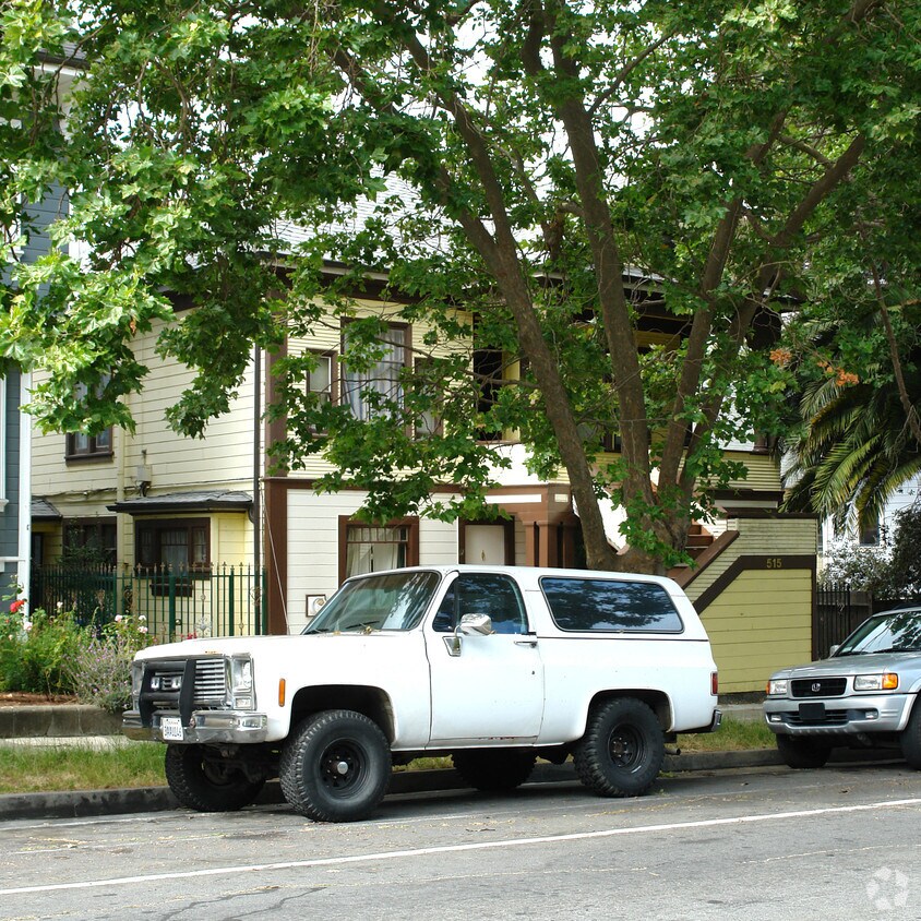 Building Photo - 515 Louisiana St