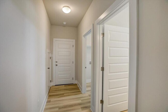 Building Photo - 2417 Caddo Canoe Dr
