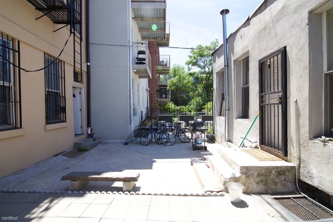 Building Photo - 111 Troutman St