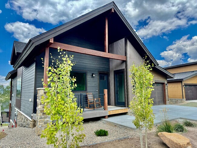 Building Photo - 640 Expedition Ln