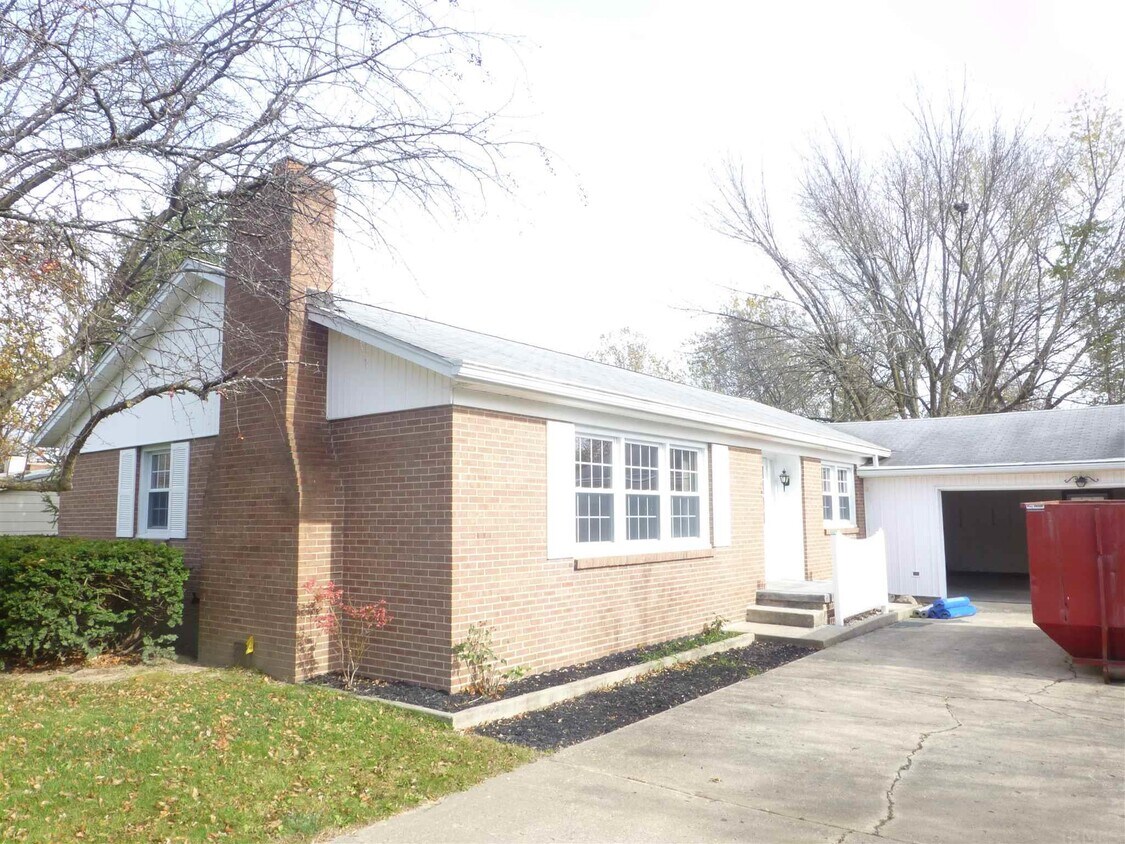 Primary Photo - 108 Ivy Hill Dr