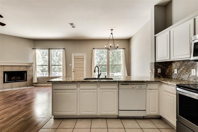 Building Photo - 1109 Oakcrest Dr