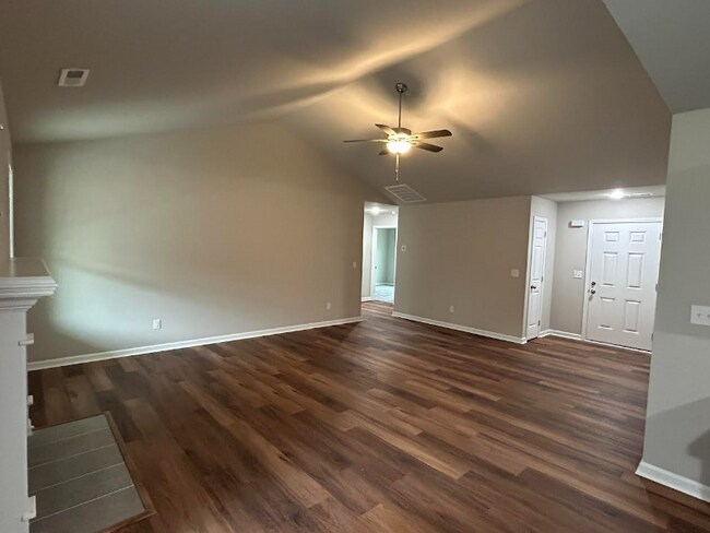 Foto del edificio - 401 Grand Oaks Dr