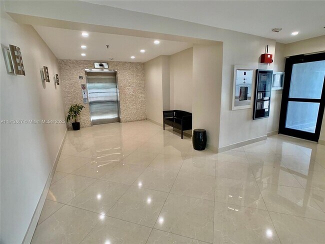 Photo - 555 NE 30th St Apartment