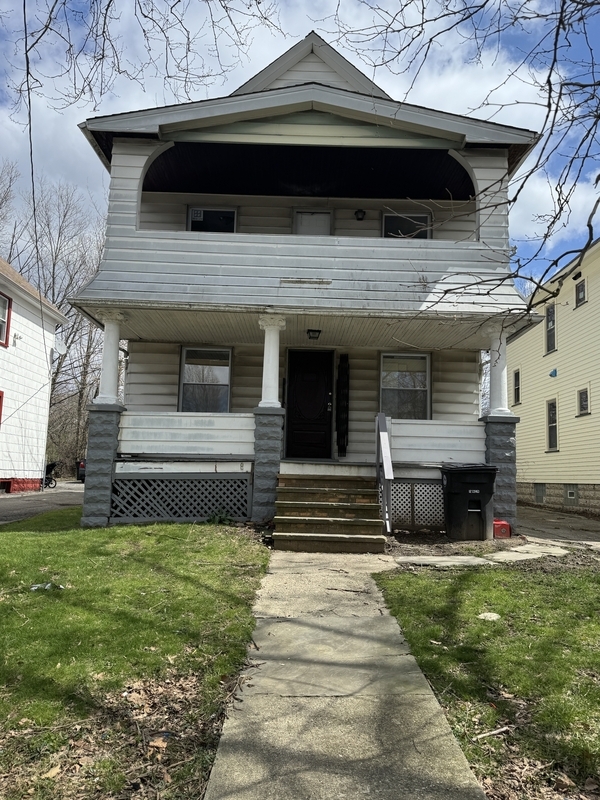 Primary Photo - 2927 E 126th St