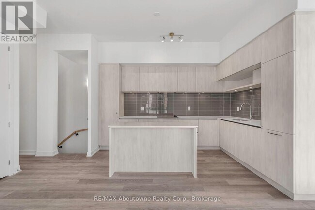Building Photo - 3-TH803 Steckley House Ln