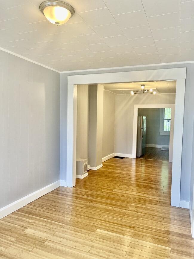 Building Photo - 416 Poplar Grove St