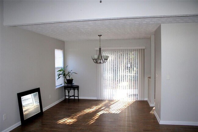 Foto del edificio - 4879 Ardsley Dr