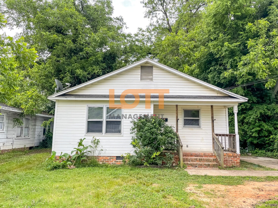 Primary Photo - 14 Briggs Ave