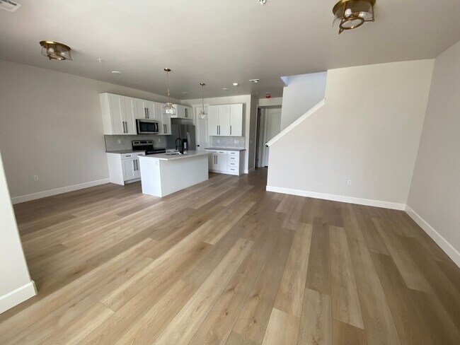 Building Photo - Italian Villages | 3-Bedroom Townhome