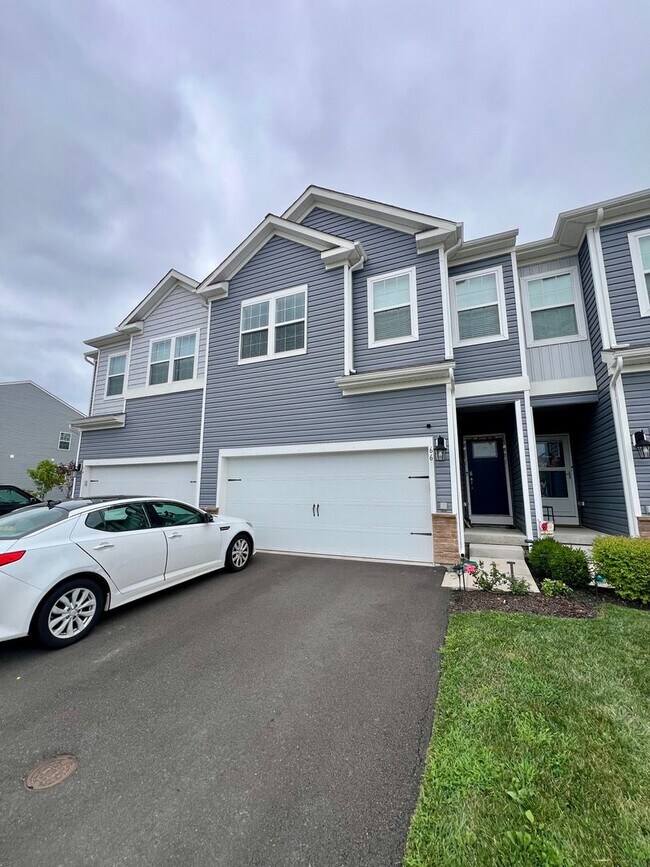 Foto del edificio - Stunning 4-Bed Townhome in Quakertown! Available NOW!
