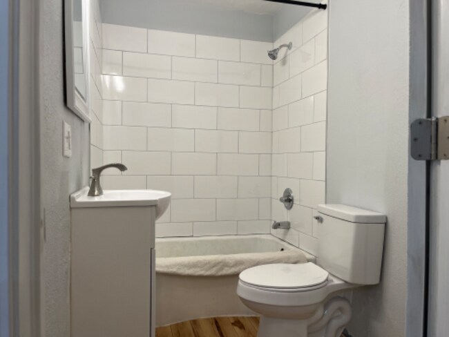 Building Photo - 2208 N Janney Ave