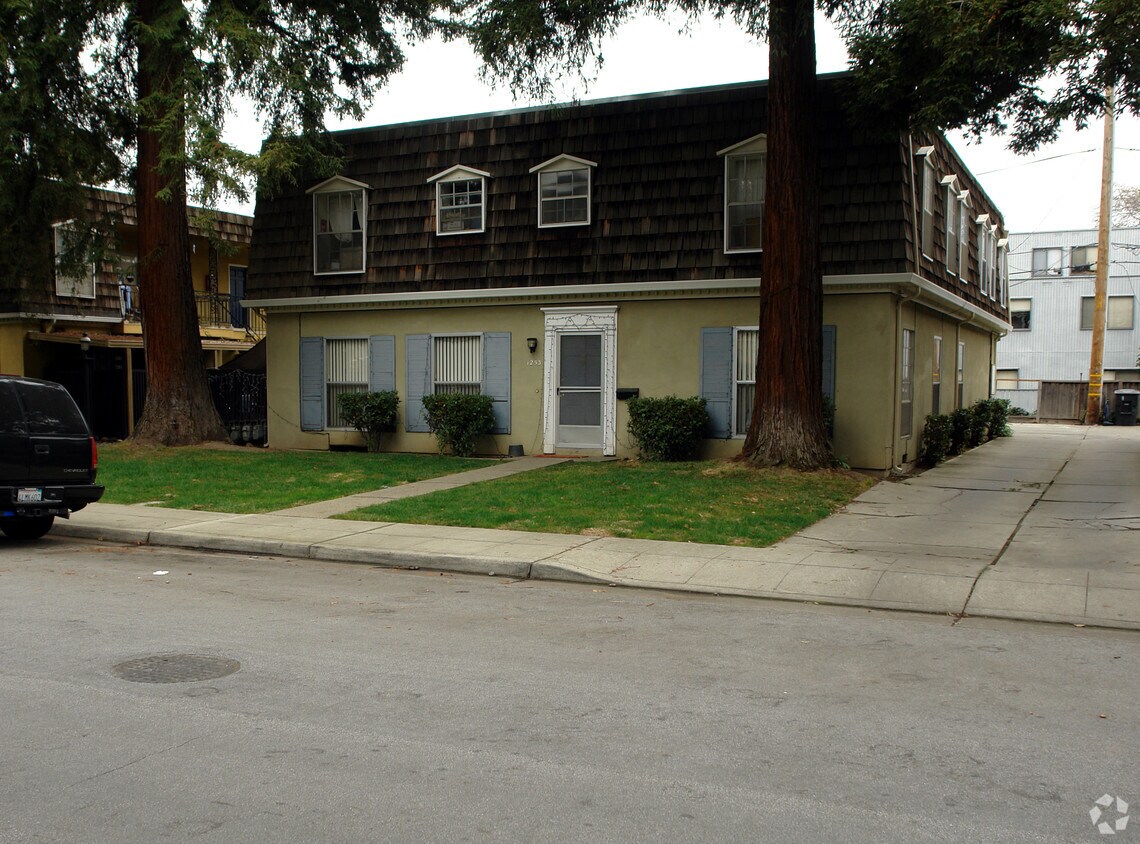 Primary Photo - 1257 Balboa Ct