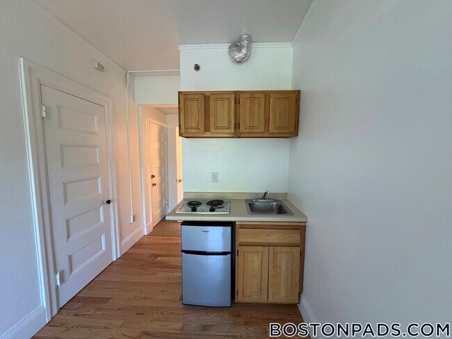 Foto del edificio - 1061 Beacon St