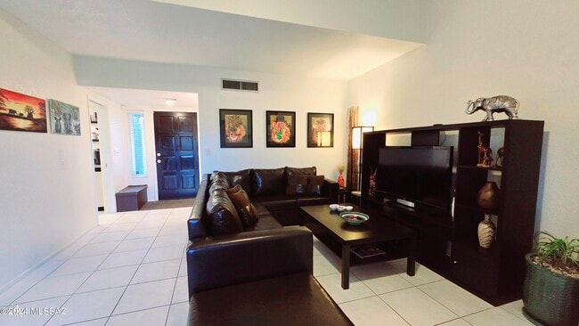 Building Photo - 3478 N Richland Dr