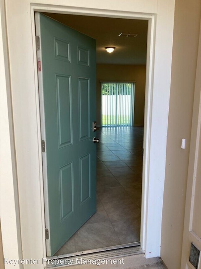 Building Photo - 3 br, 2.5 bath House - 921 Capitol Parkway