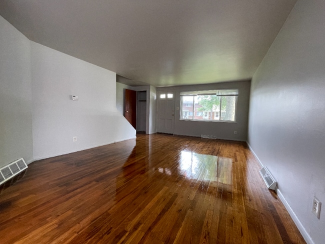 Building Photo - 954 Woodhill Dr