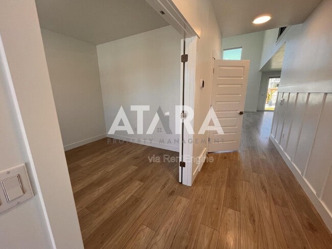 Foto del edificio - 909 Sagehill Dr