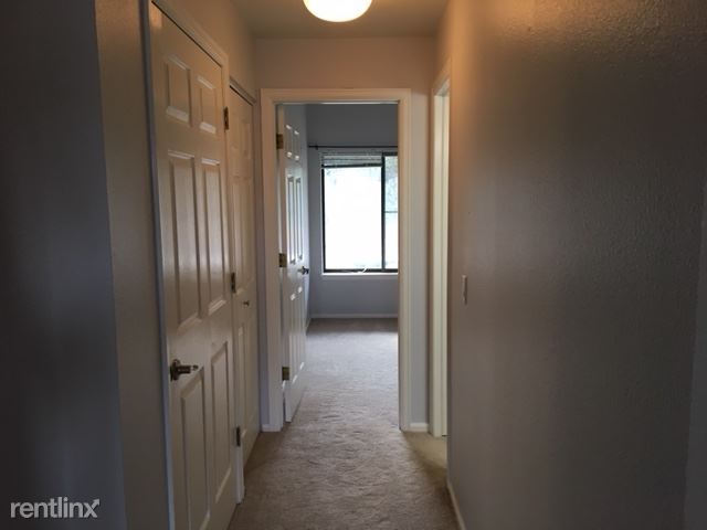 Building Photo - 595 Manhattan Dr