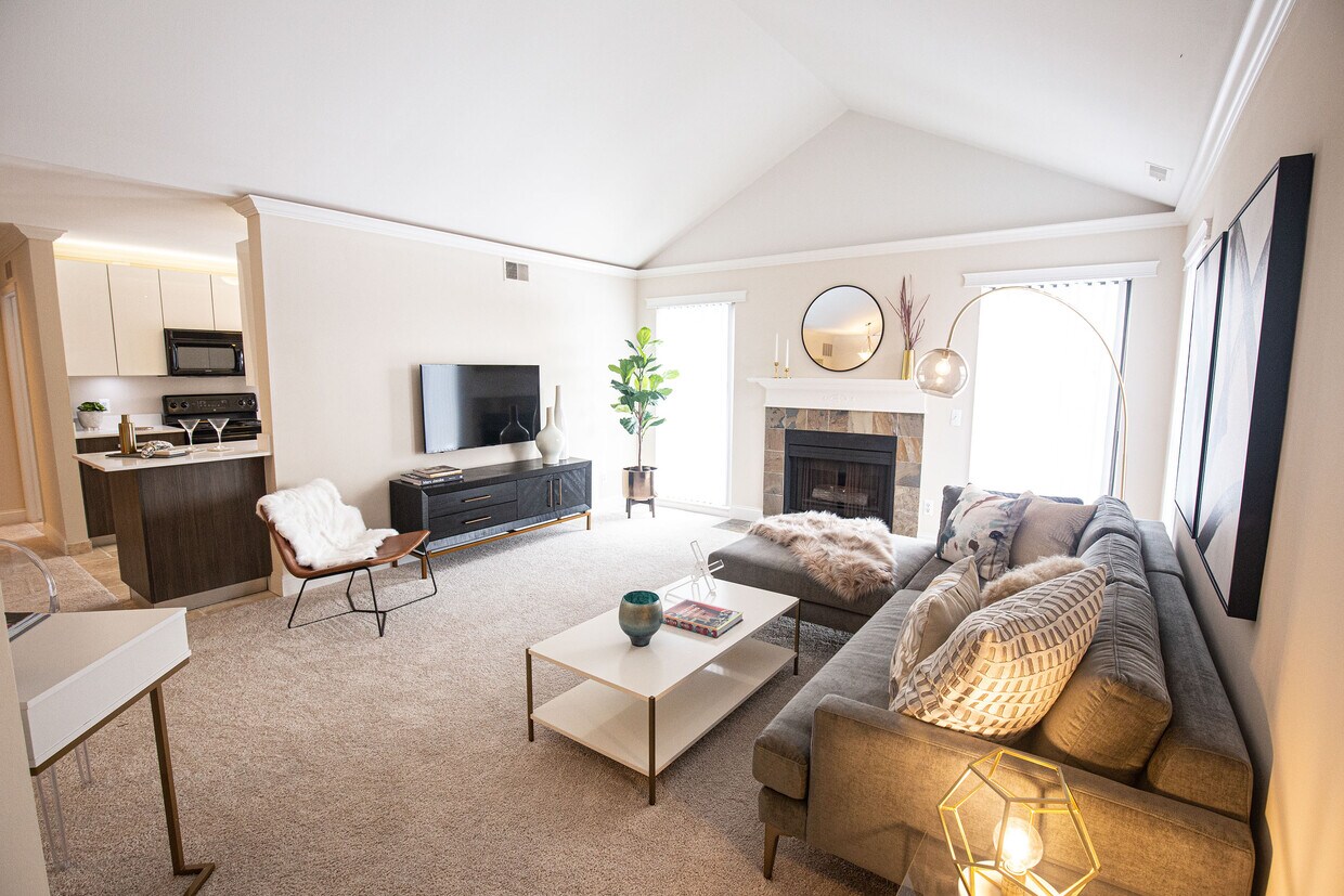 Primary Photo - 43067 Hiddencove Ct
