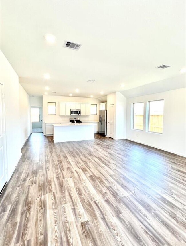 Foto del edificio - 22445 Mountain Pne Dr