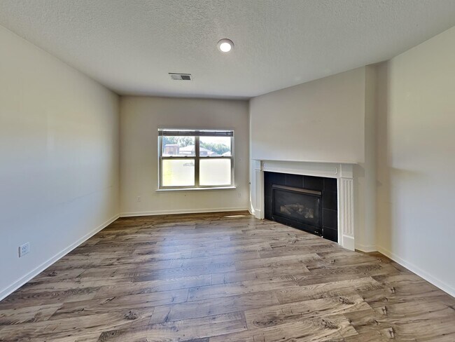 Foto del edificio - 39 Empire Ln