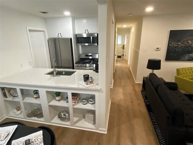 Foto del edificio - 2504 Southland Dr