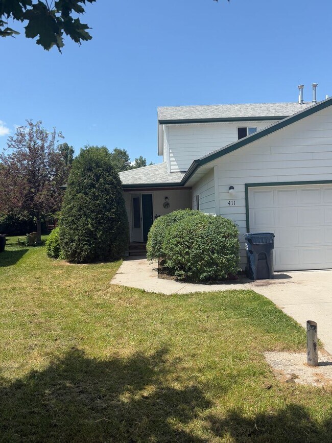 Foto del edificio - Classic 3 Bedroom 2 Bath Home with Attache...