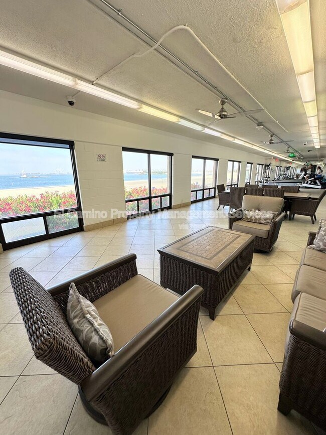 Foto del edificio - 1750 E Ocean Blvd
