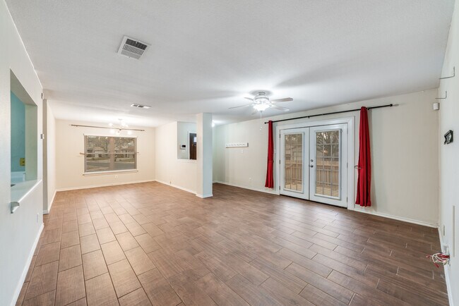 Foto del edificio - 6858 Celes Meadow Dr