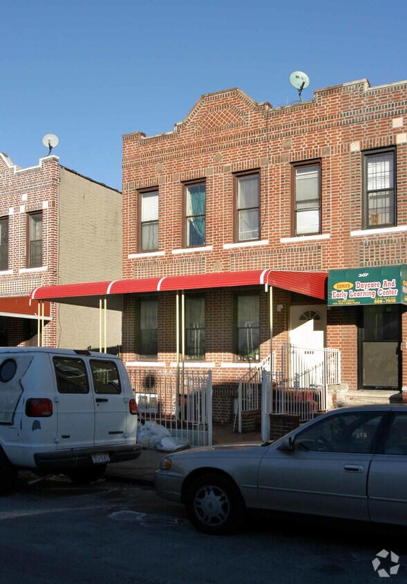 Building Photo - 305 Legion St