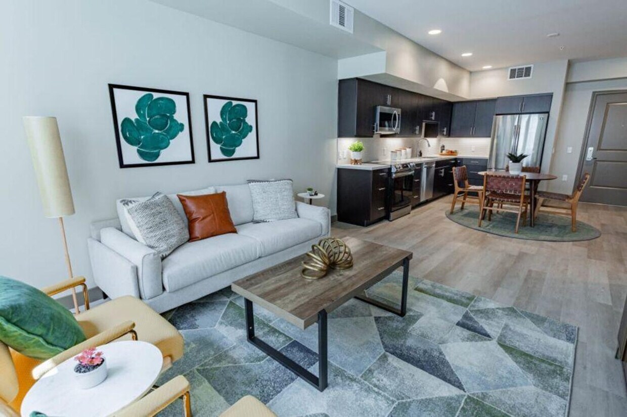 Foto principal - 920 Bayswater Ave