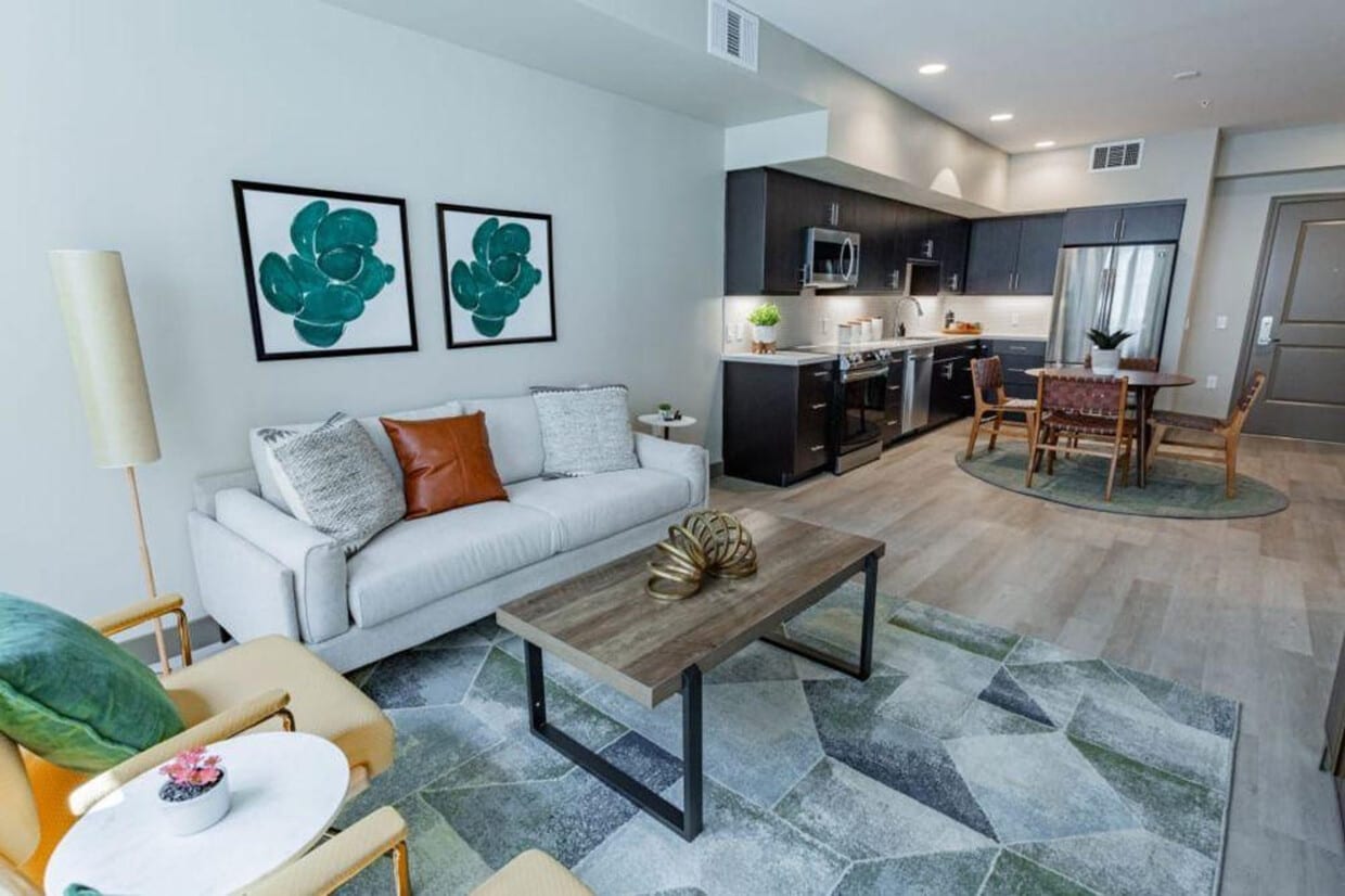 Primary Photo - 920 Bayswater Ave