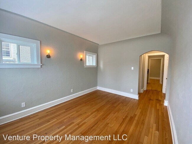 Building Photo - 3279 S Kinnickinnic Ave