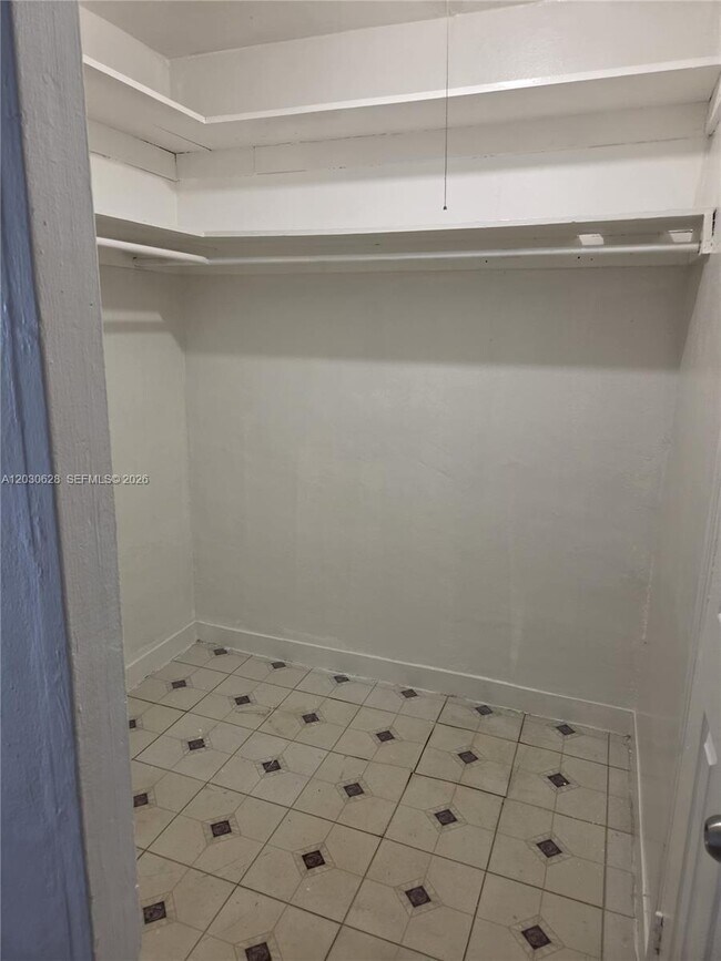 Foto del edificio - 5605 Taylor St