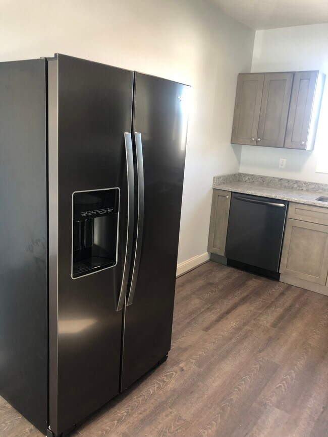 Foto del edificio - 230 Robinson St