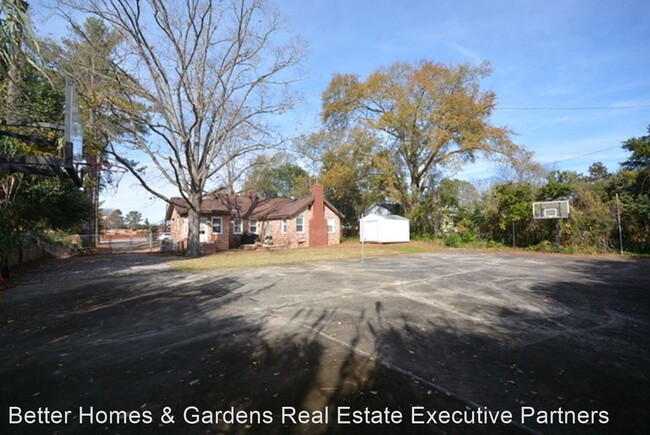 Building Photo - 3 br, 2 bath House - 1001 Bluebird Rd