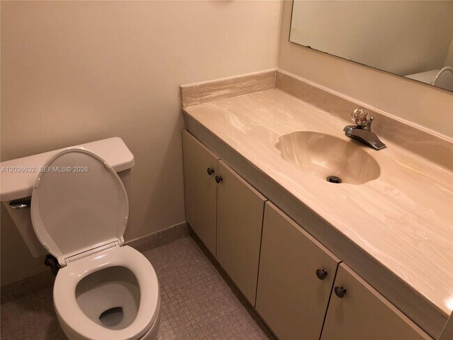 Foto del edificio - 10852 N Kendall Dr