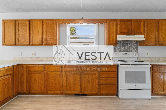 Building Photo - 303 Tarheel Dr