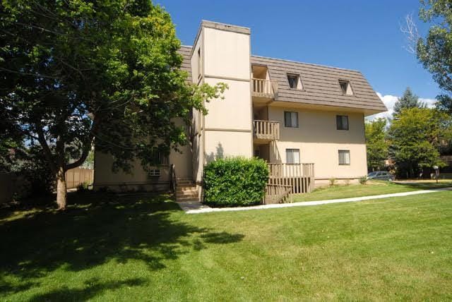 Large 3 Bed 2 Bath Condo In a Great North Boulder Location. Underground Parking - Large 3 Bed 2 Bath Condo In a Great North Boulder Location.  Underground Parking