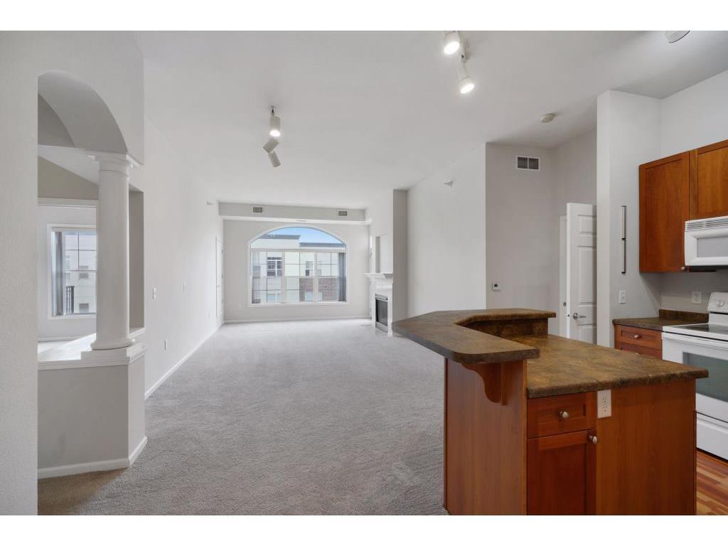 Primary Photo - 1800 Graham Ave W