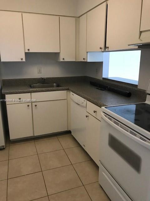 Foto del edificio - 5122 NW 79th Ave