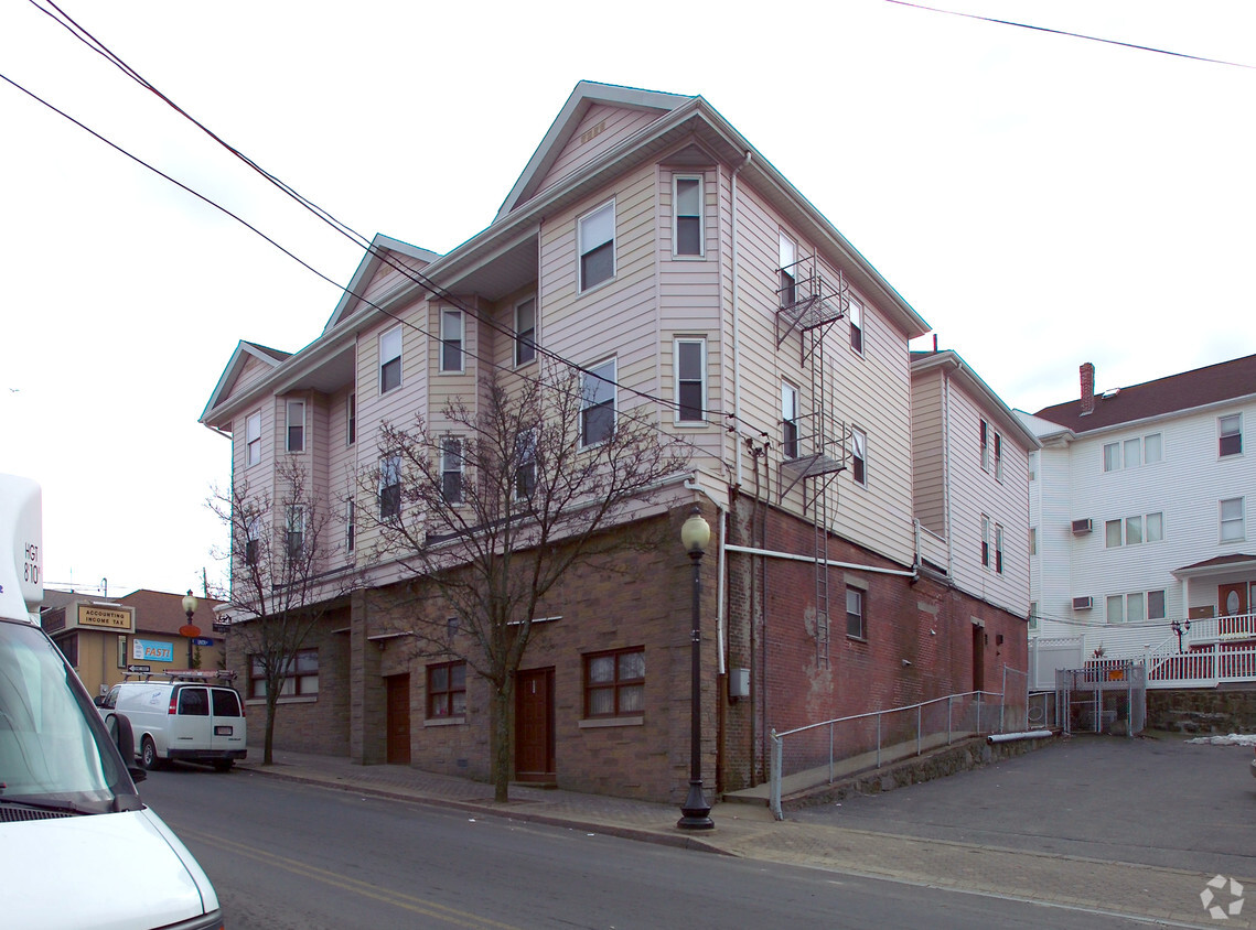 Foto del edificio - 385 Columbia St