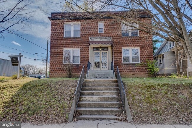 Building Photo - 3806 39th St