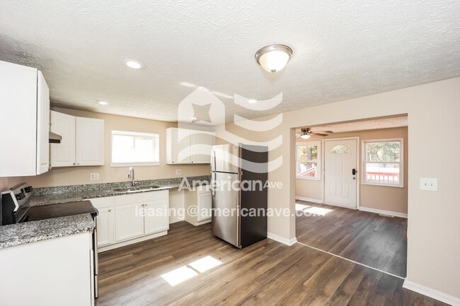 Building Photo - 225 Holly Smith Dr