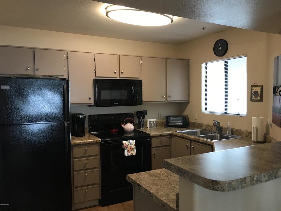Foto principal - 5751 N Kolb Rd